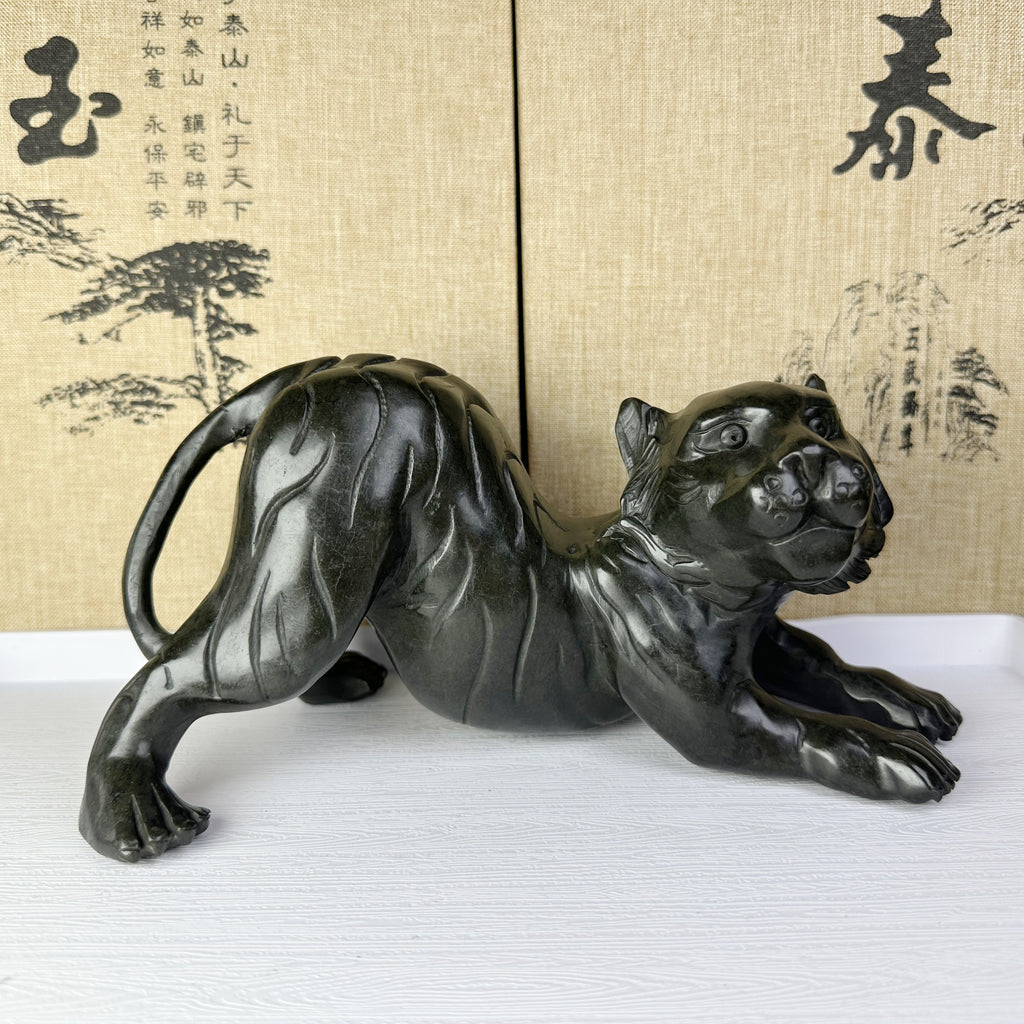 泰山墨玉·玉虎