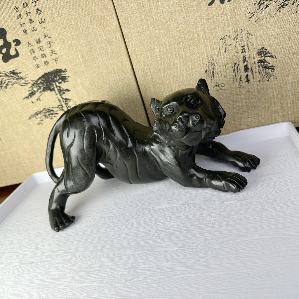 泰山墨玉·玉虎