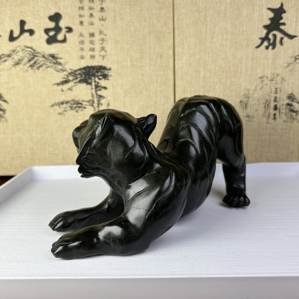 泰山墨玉·玉虎