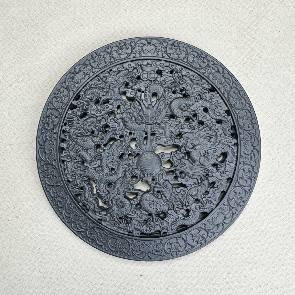 泰山墨玉·镂空九龙壁