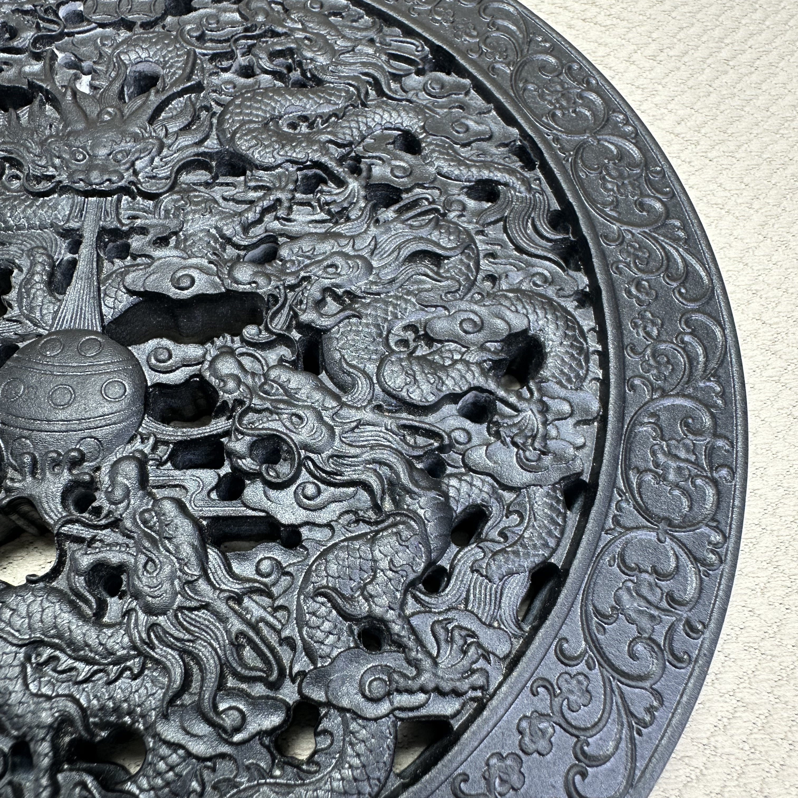 泰山墨玉·镂空九龙壁