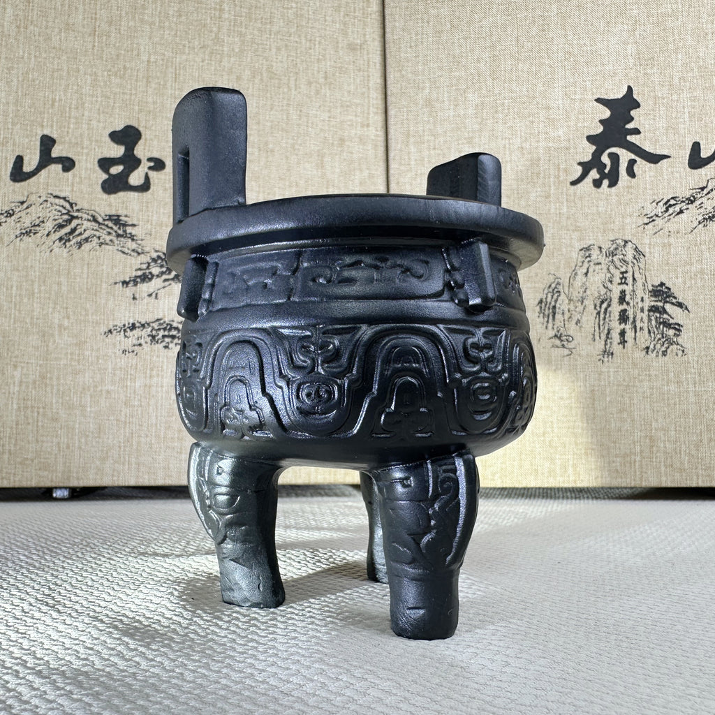 泰山墨玉·香炉鼎