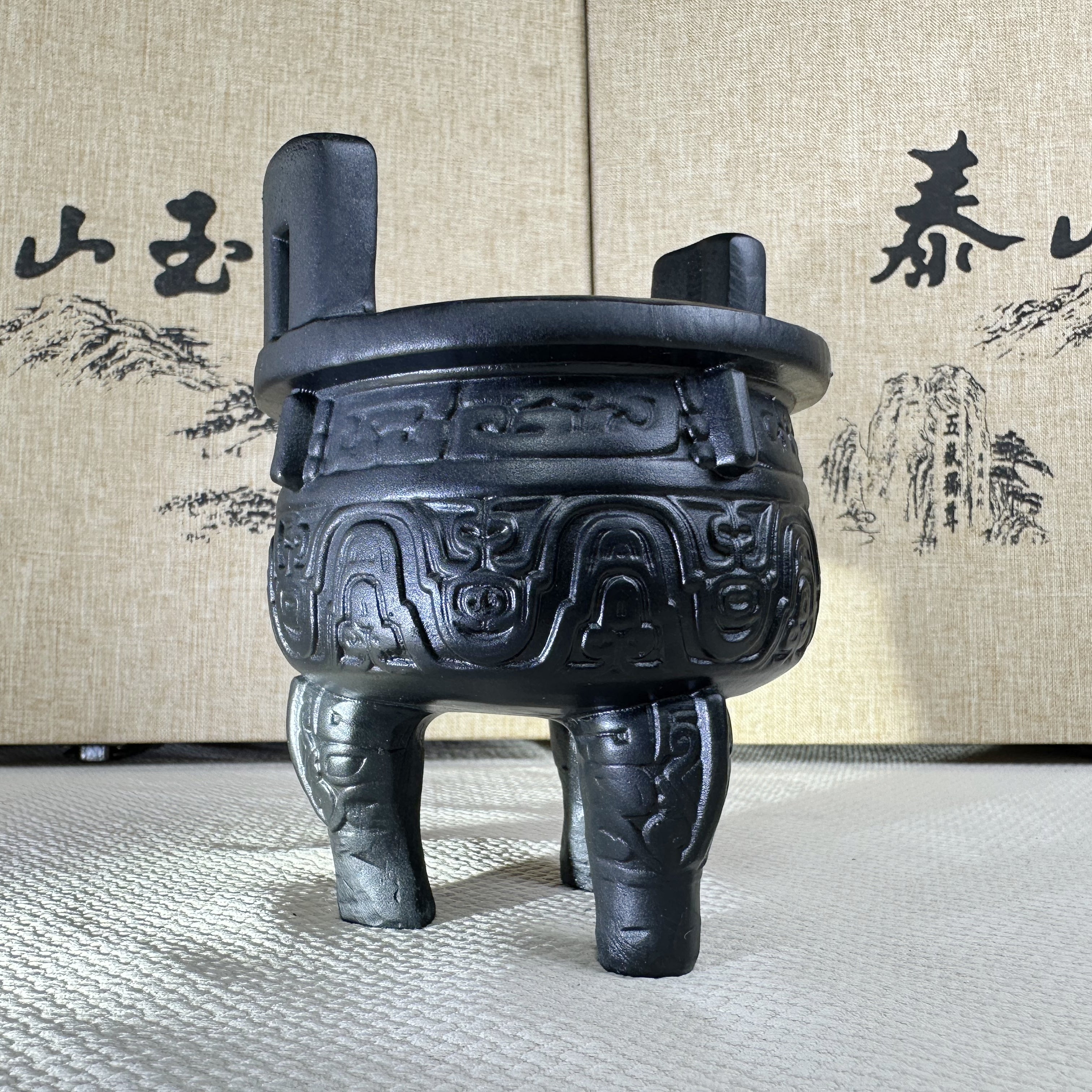 泰山墨玉·香炉鼎