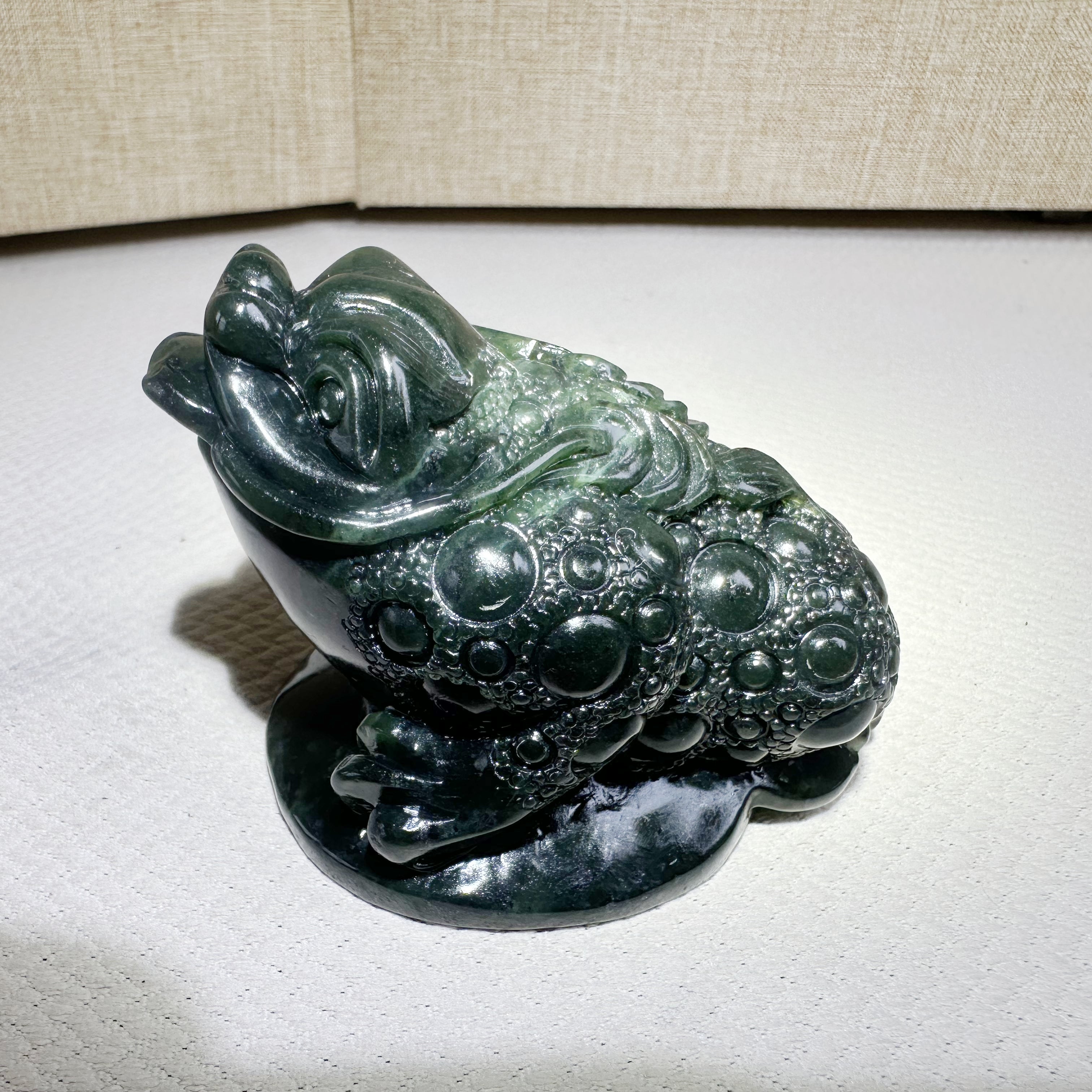 泰山碧玉·金蝉